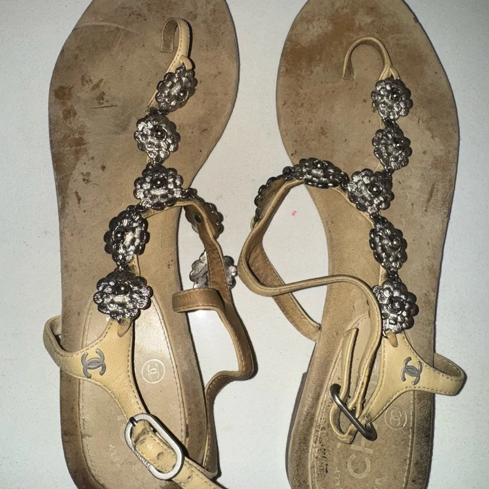 CHANEL Beige Tan Floral Embellished Thong Sandals